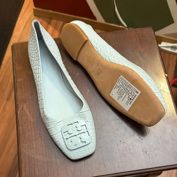 Tory Burch Women's Croc-Embossed Light Blue Flats - Picture 1 of 1